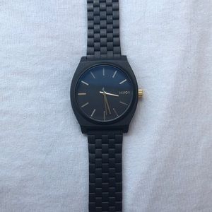 Nixon watch (black and gold)
